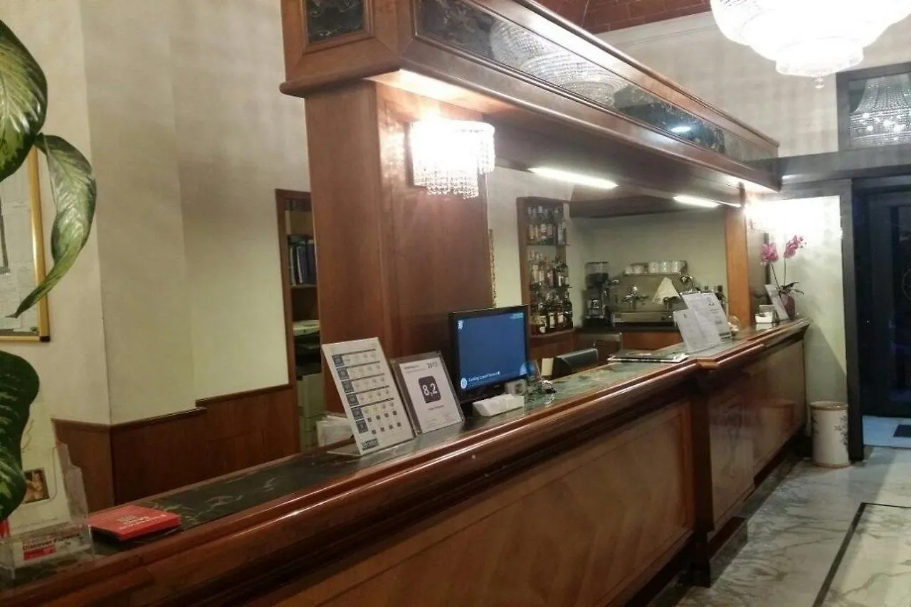 Hotel Embassy Floransa