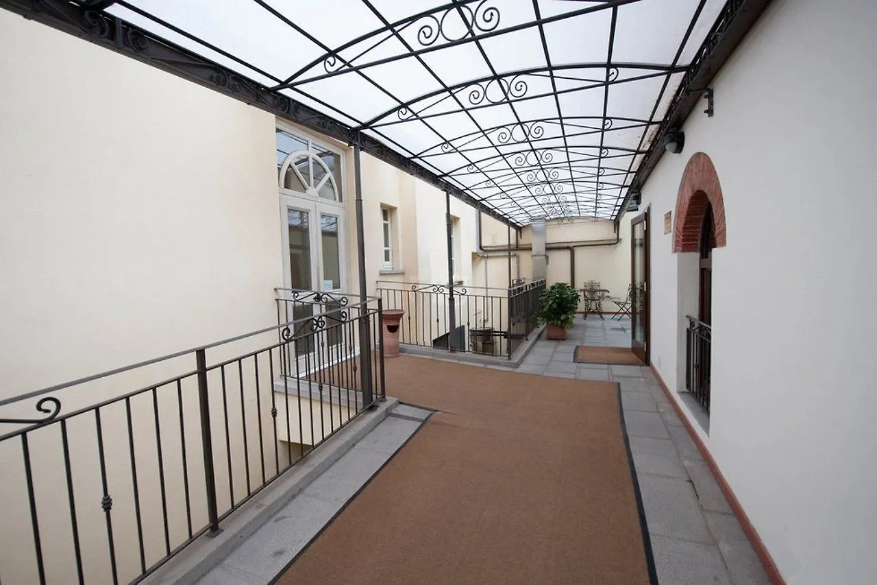 Hotel Embassy Floransa