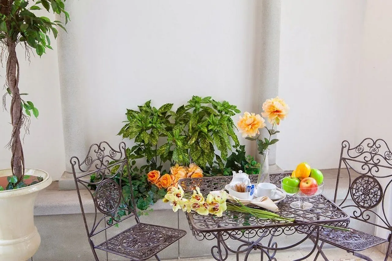Hotel Embassy Floransa