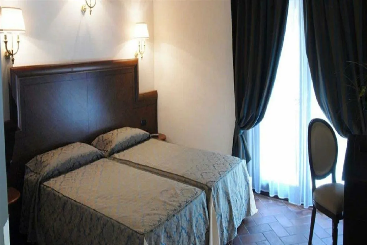 Hotel Embassy Floransa