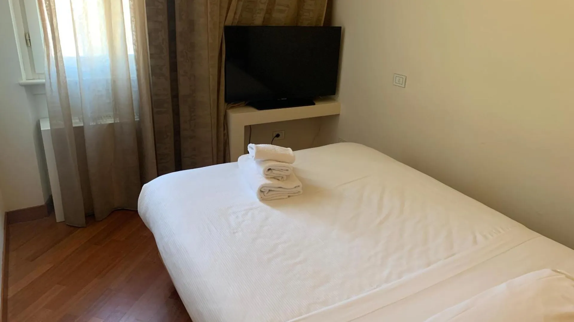****  Hotel Embassy Florence Italy