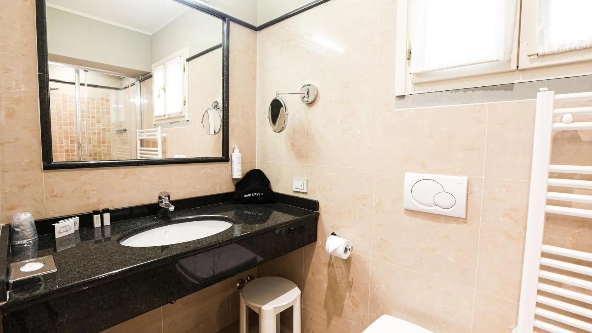 Hotel Embassy Florence 4*,